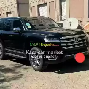 Make:Toyota        Model:Land Cruiser  VXRYear:2022Body Type:SUVFuel:BenzineEngine:V6 3.3 in Ethiopia